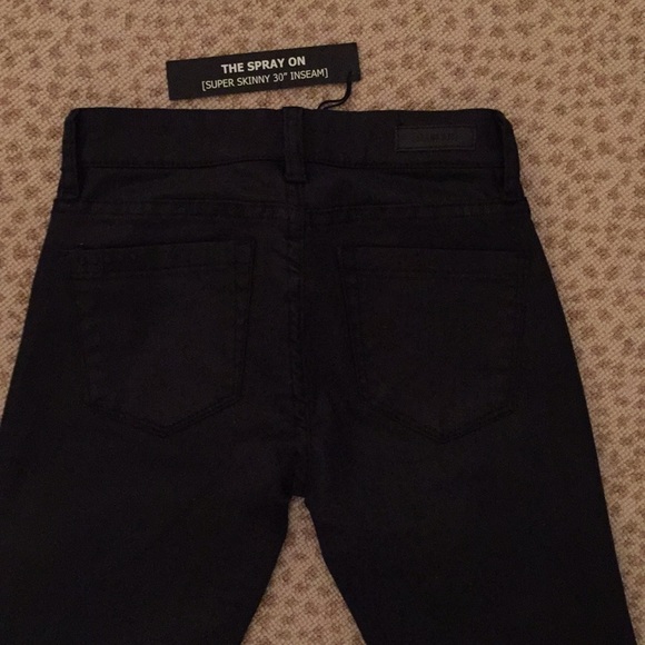 BlankNYC The Spray On [Super Skinny 30” Inseam] - Picture 3 of 4